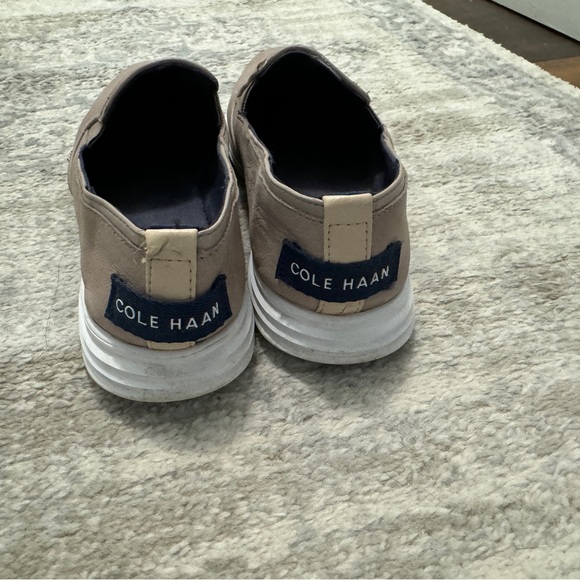 Cole Haan slipons sz 6 - Picture 4 of 8